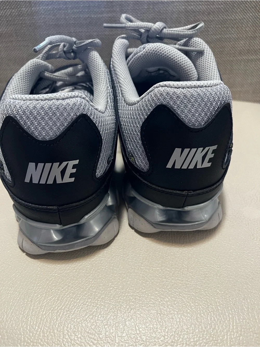 Nike Training Reax 8 Sneakers in Black & Gray Men’s Size 8.5